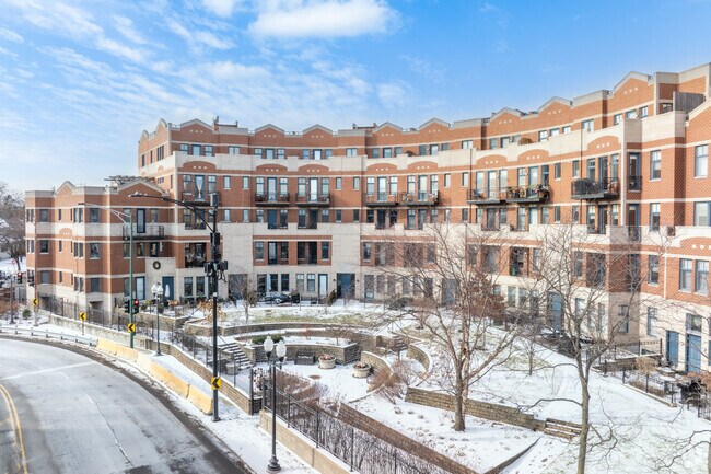 Altnernate Exterior - Lakeview Pointe