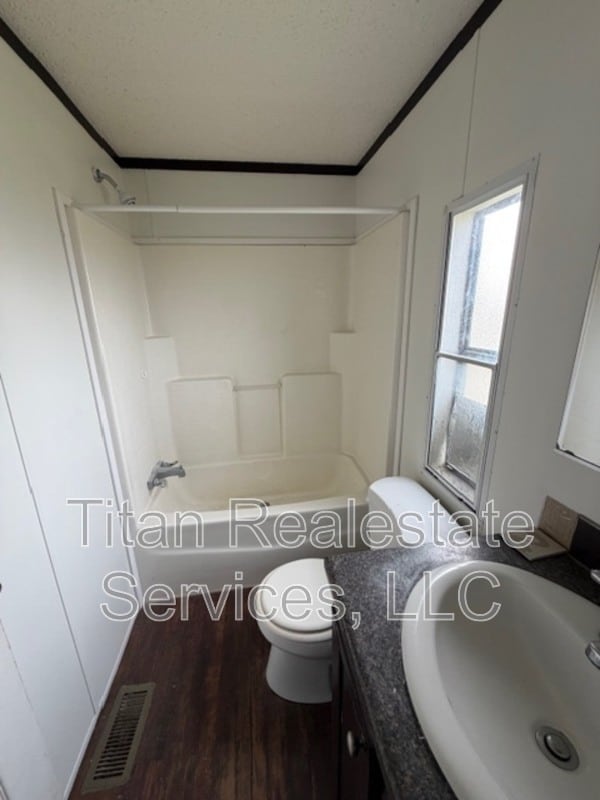 Photo - 1050 Osage Trail