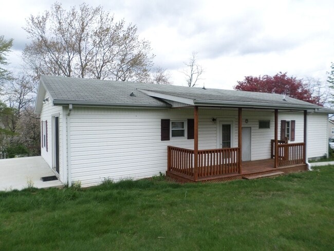 Photo - 465 Underwood St