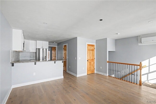 Photo - 28 E Genesee St