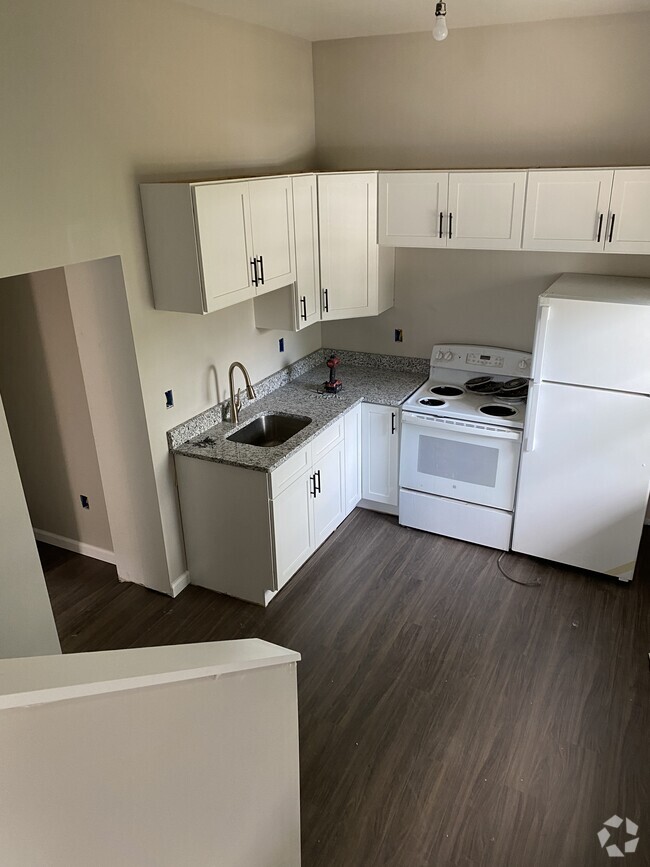 Building Photo - 450 W Chestnut St Unit 450C Rental
