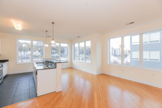 Photo - Edgewater Harbor Residential Unit 302