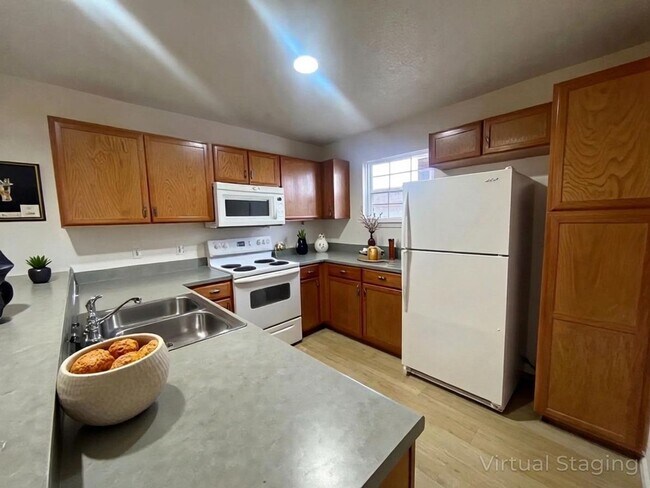 Building Photo - Walk-in Affordable 3 Bedroom 2 Bath walk in , in the Heart of Branson Unit 1