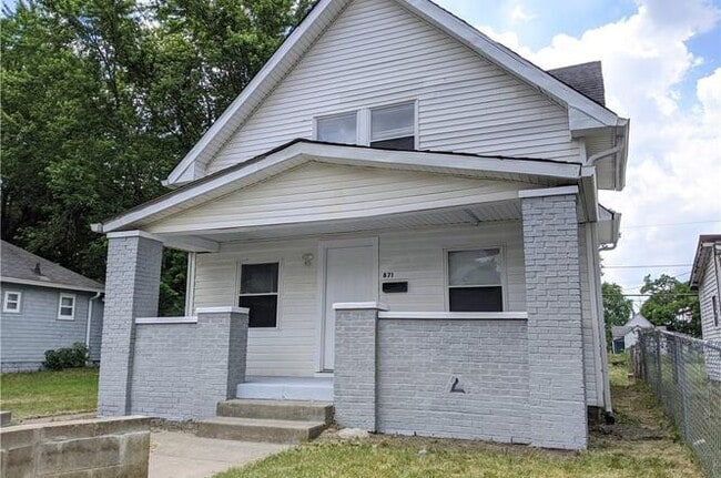 Photo - 871 W 25th St