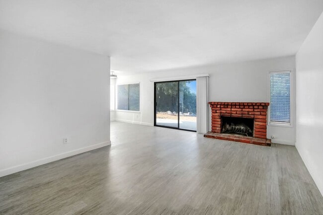 Photo - 2279 N Sycamore Ave