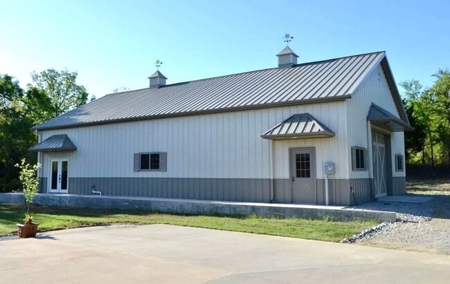Building Photo - 4212 Meridian Rd Rental