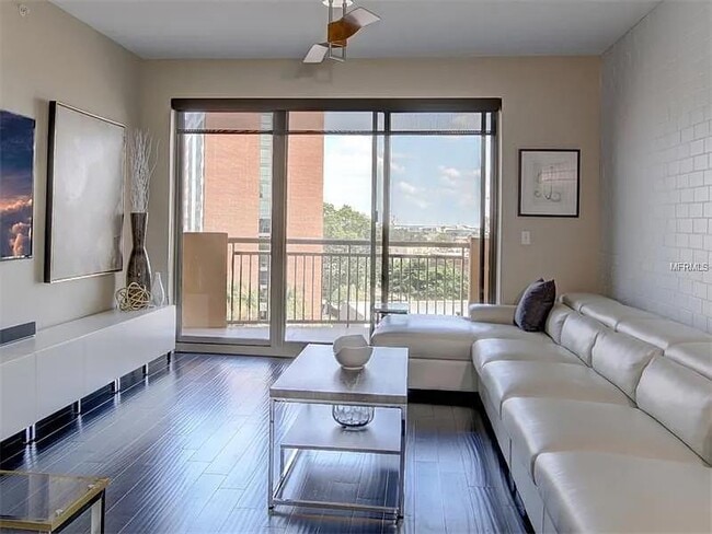 Photo - 1108 N Franklin St Unidad 1108