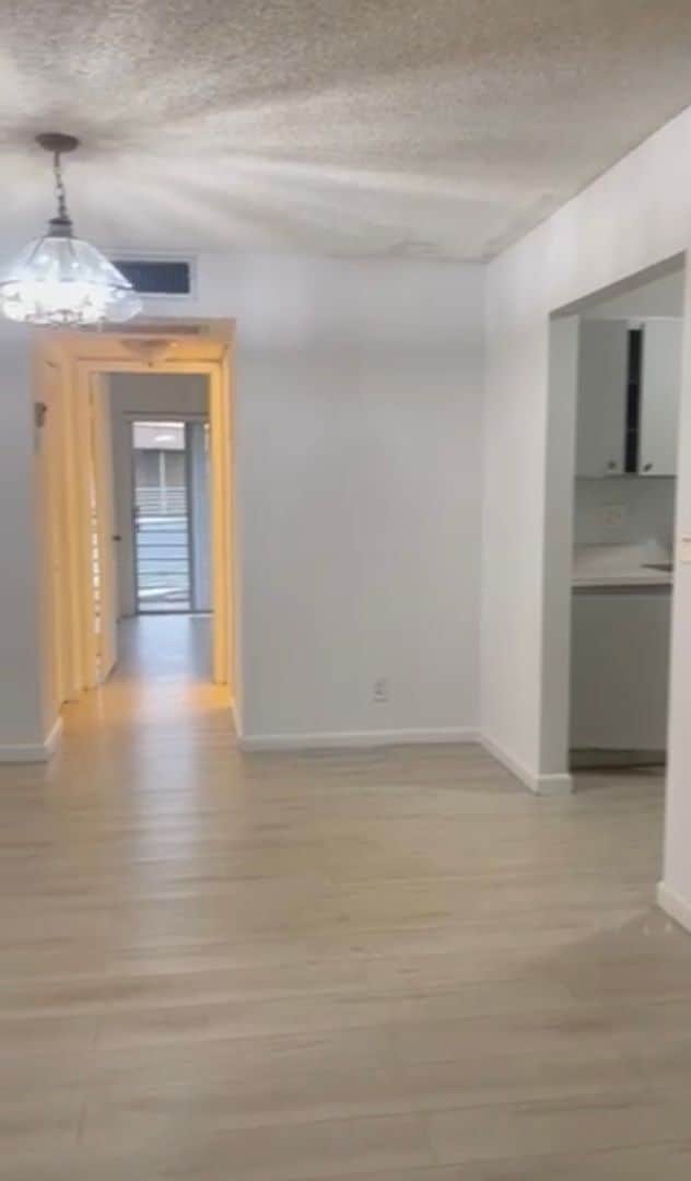 Building Photo - 2200 Springdale Blvd Unit 2200 Springdale #305