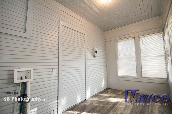 Photo - 3 bedroom 2 bath in Highland!