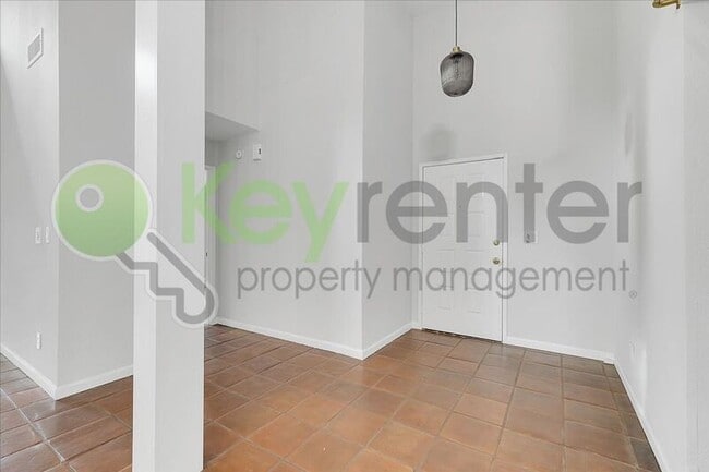 Photo - 2692 Bradford Way