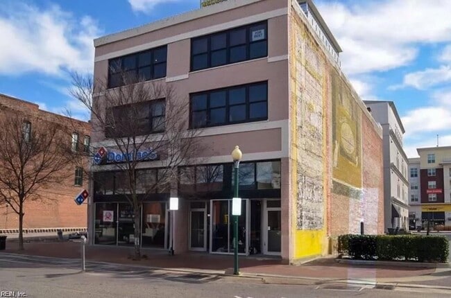 Building Photo - Stunning Downtown Apartment with Parking Garage Access Deducted from monthly Rent! Unit 2B