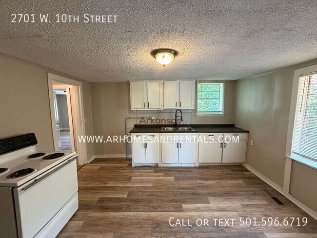 Photo - 2701 W 10th St