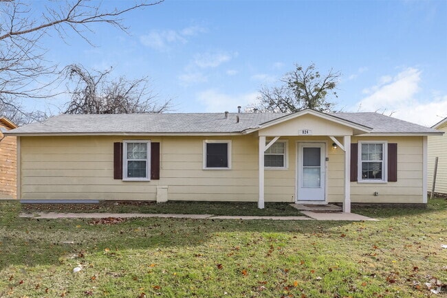 Building Photo - 824 Renfro Dr Rental