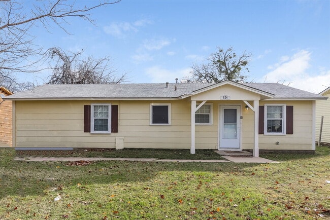 Building Photo - 824 Renfro Dr Rental
