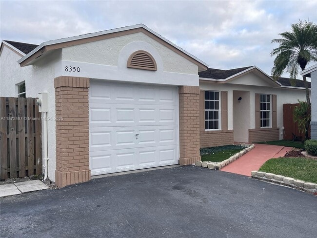 Building Photo - 8350 NW 193rd Ln Rental