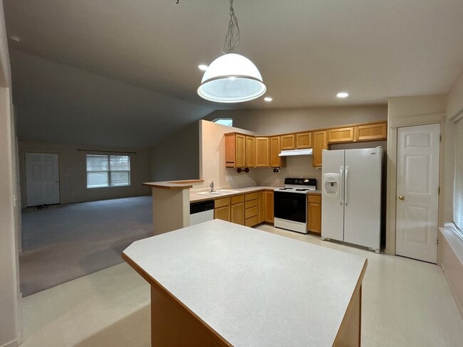 Photo - 3 Bedroom / 2 Bathroom Home in NE Madras