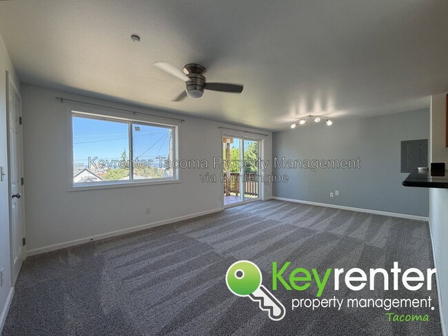 Photo - 323 S 30th St