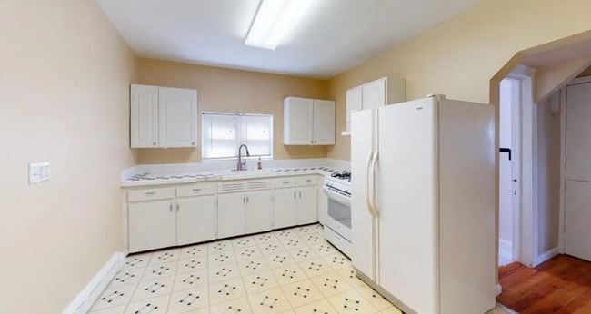 Photo - 694 Lincoln Ave Unit 1F