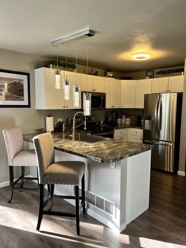 Photo - Fully Furnished 1 Bed 1 Bath Unit Available NOW! Unit D