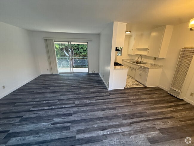 Building Photo - 1549 Princeton St Unit 5 Rental