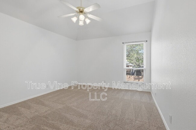 Photo - 711 Mello Oak