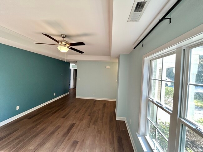 Photo - 301 Kraft St