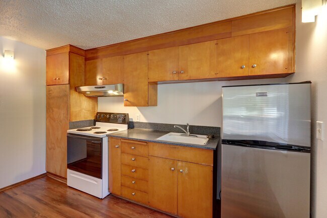 Photo - Lake Apartments