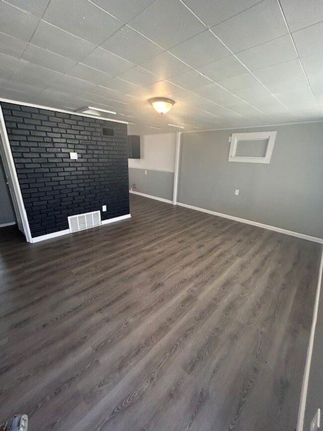 222 St John Dr