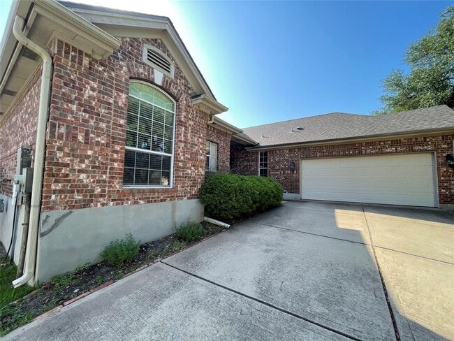 Photo - 16901 Ennis Trail
