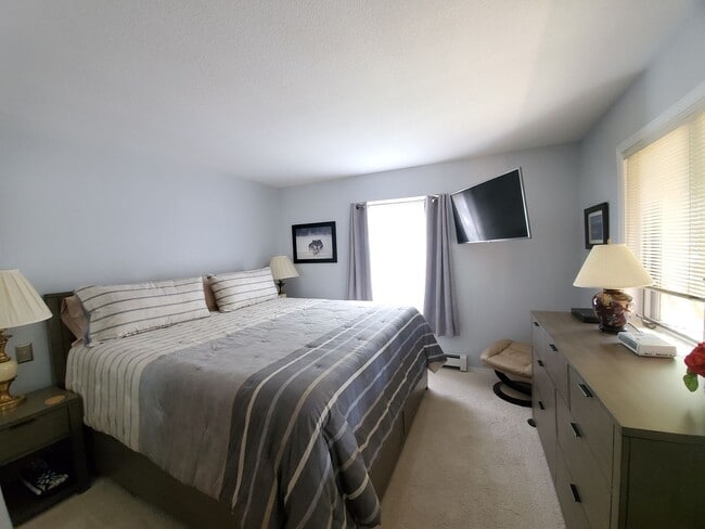 Building Photo - Rare summer seasonal rental! Unit 180