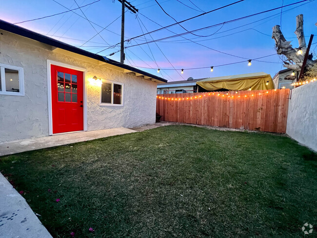 Building Photo - 891 E 53rd St Rental