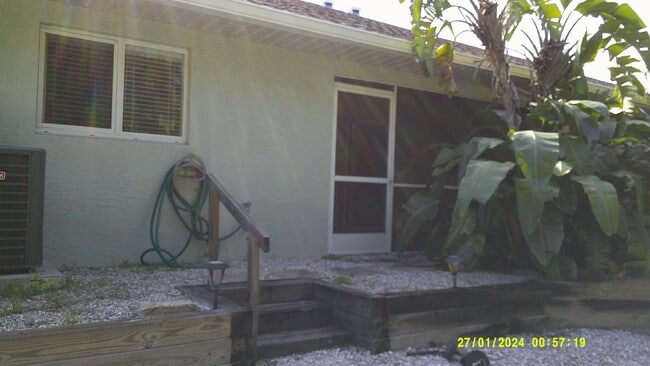Photo - Bokeelia duplex-close to Pine Island Rd and Stringfellow