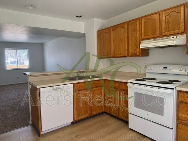 Photo - 1401 E 19th St