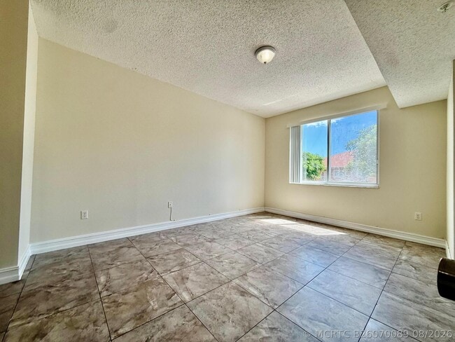 Photo - 6960 SW 39th St Unit E207