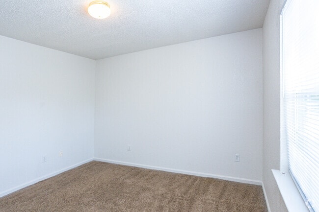 2BR, 2BA