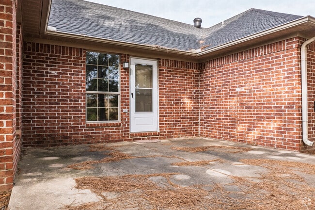 3BR, 2BA - 1,310SF - Patio
