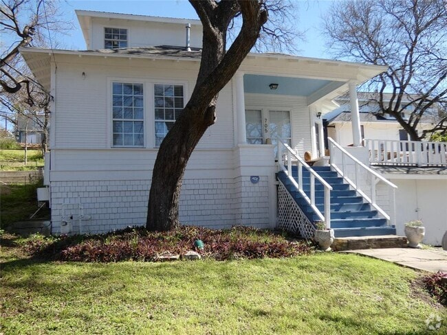 Building Photo - 705 Blanco St Rental