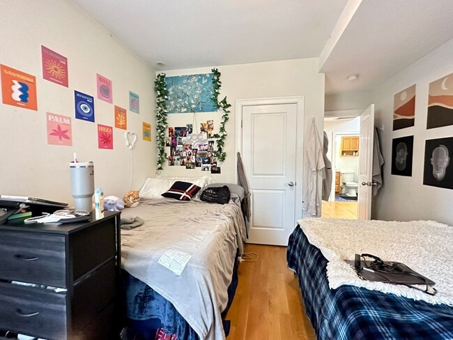 Photo - Really niceeee 4 bed in Mission Hill