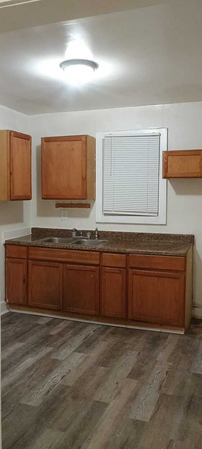 Photo - 20290 Annott Ave