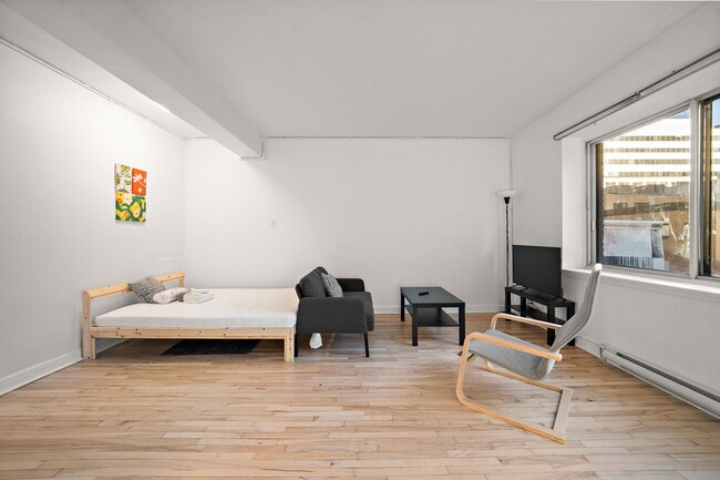 Building Photo - 1455 Rue Du Fort