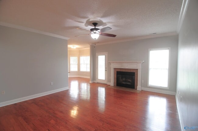 Photo - 5016 Liberty Park Cir SE