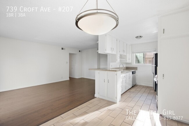 739 Croft Ave Unit 207