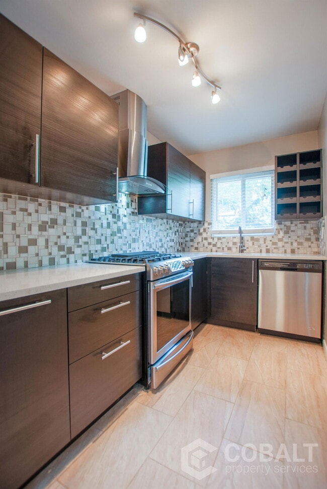 Building Photo - 773 Greenwood Ave NE Unit 8