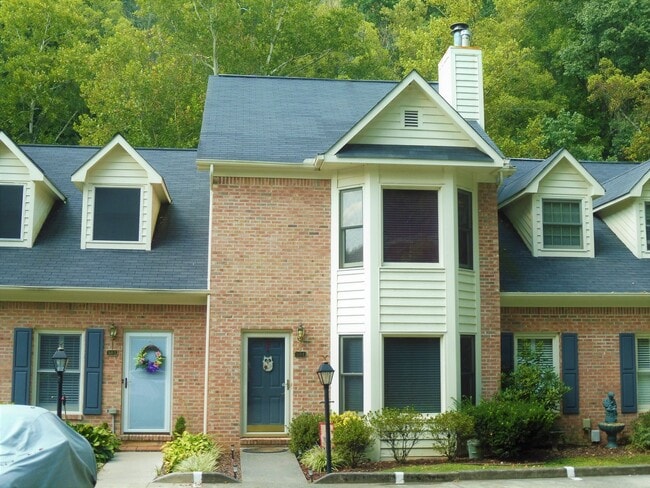 Photo - 3 or 4 Bedroom / 3.5 Bath Condo Kingsport, TN 37663