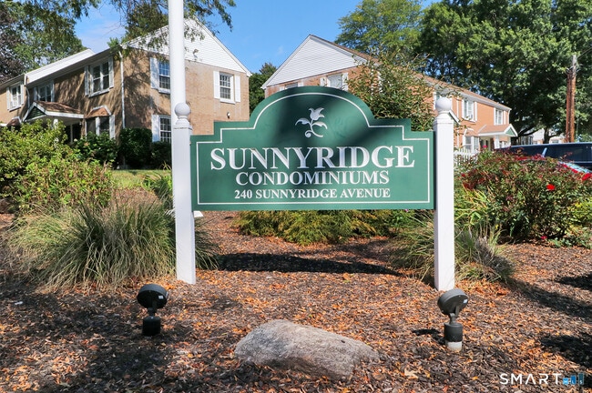 Building Photo - 240 Sunnyridge Ave Unit 121