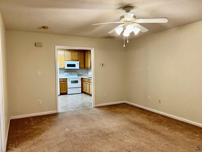 Photo - 256 Katelyn Cir