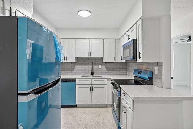Photo - 1821 Middle River Dr Unidad 14