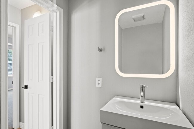 Building Photo - 47 N Winterport Cir