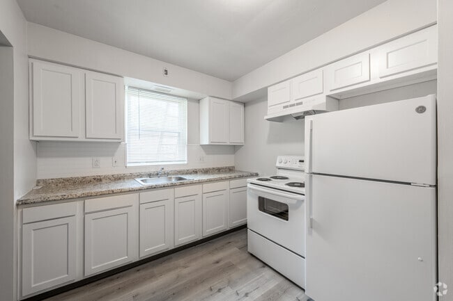 1BR, 1BA - 550SF
