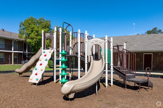 Meadowbrook Apartments - Playground